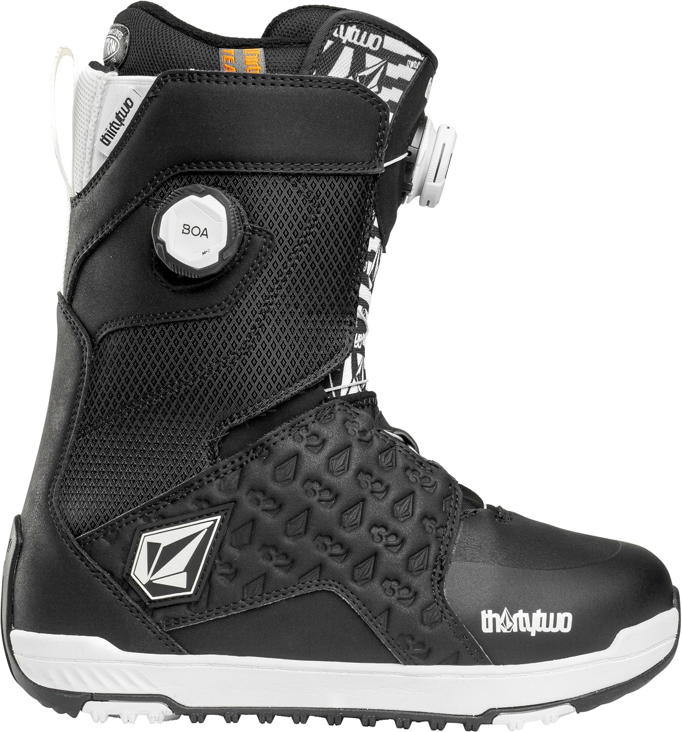 thirtytwo Lashed DB V Men's Boot, All-Mountain, lace-up, Cushioned Black  White